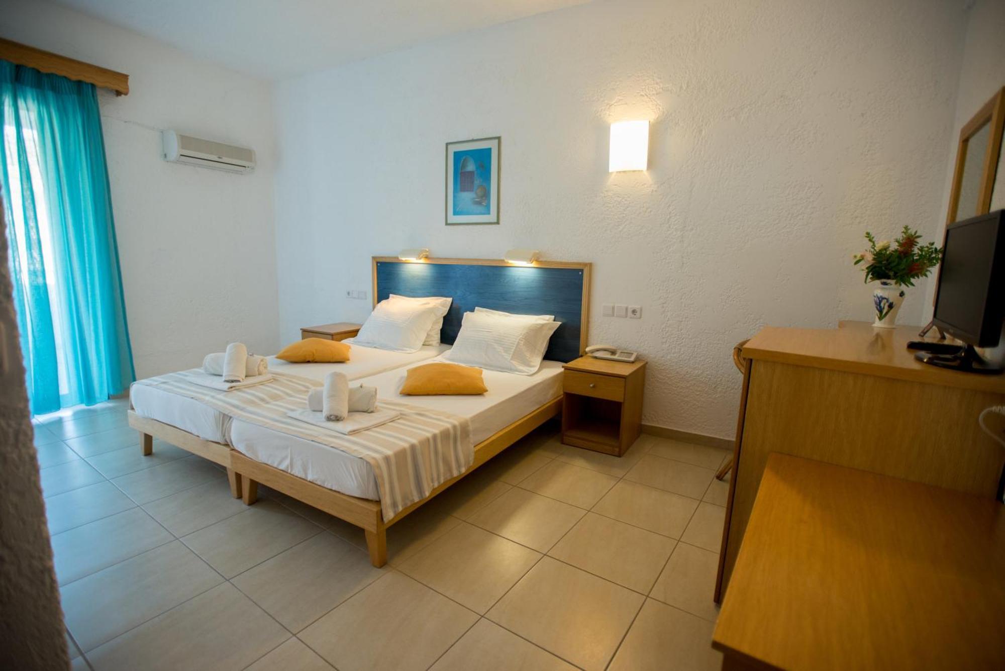 Neos Ikaros Hotel Agia Galini  Exterior photo